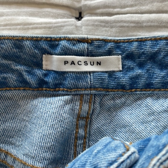 Pacsun light washed mom jeans, size 22 - Picture 3 of 5